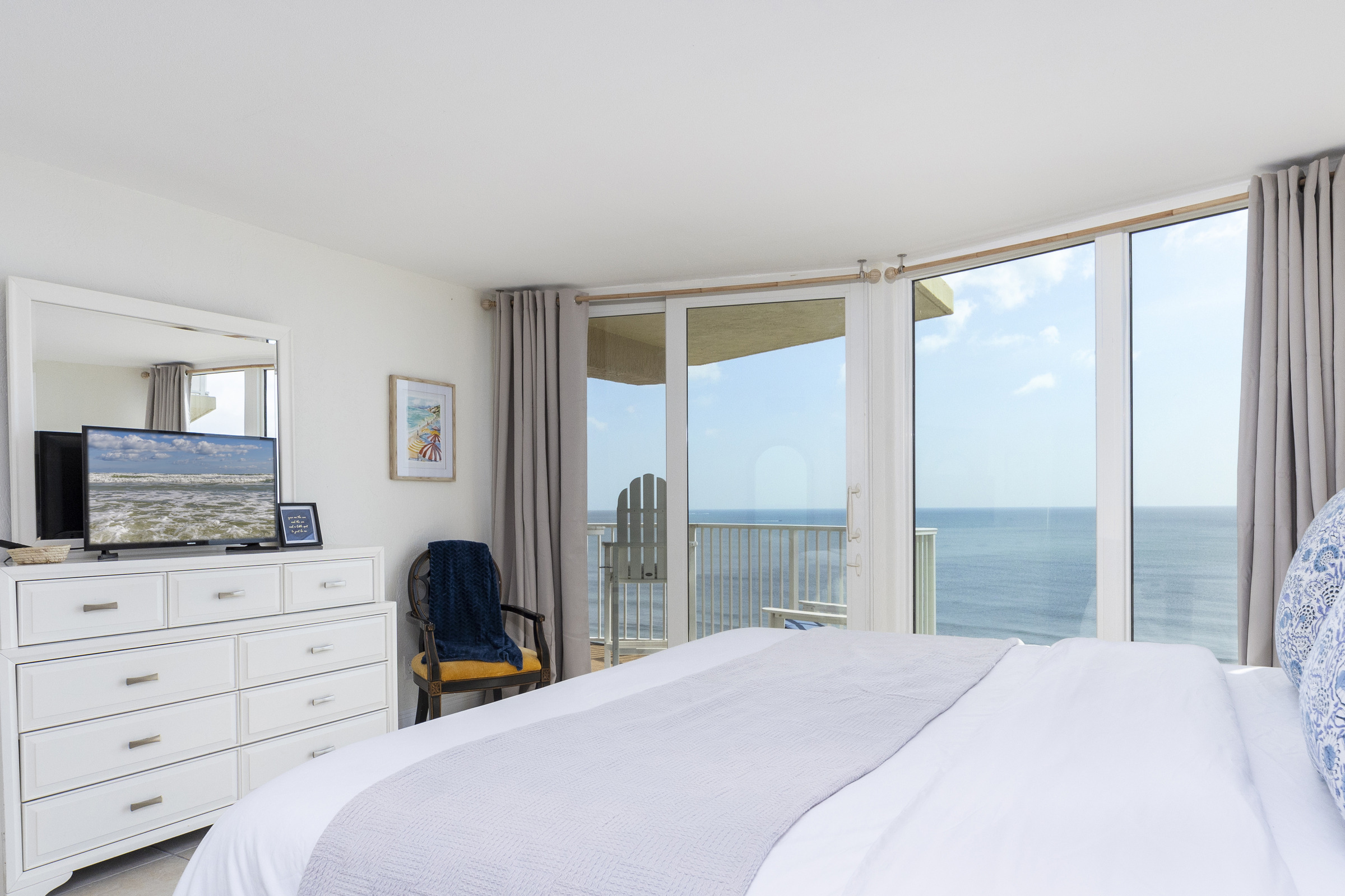 Photo 11 of ShoresClub805 oceanfront vacation rental in Daytona Beach Shores, Florida