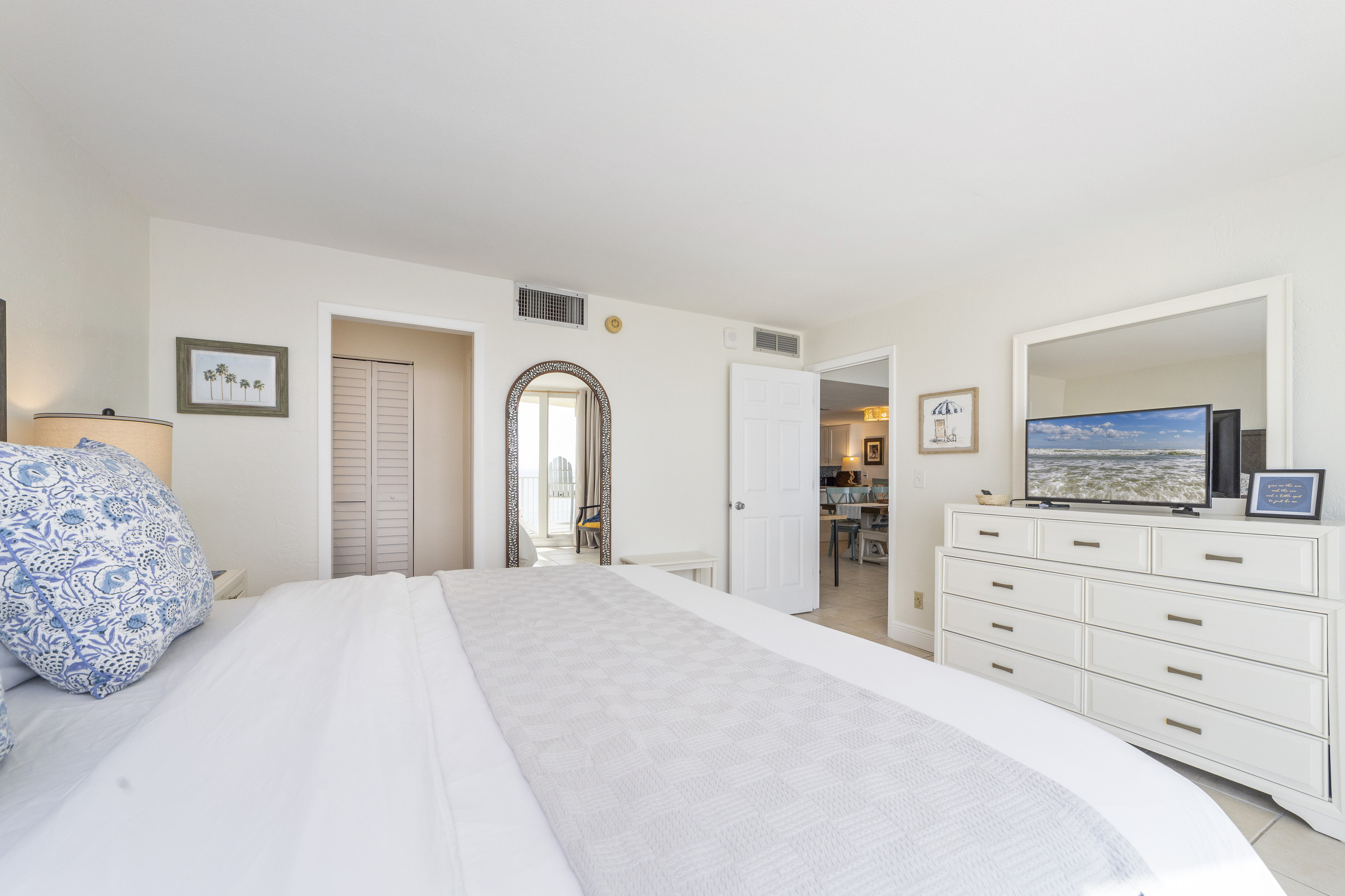 Photo 18 of ShoresClub805 oceanfront vacation rental in Daytona Beach Shores, Florida